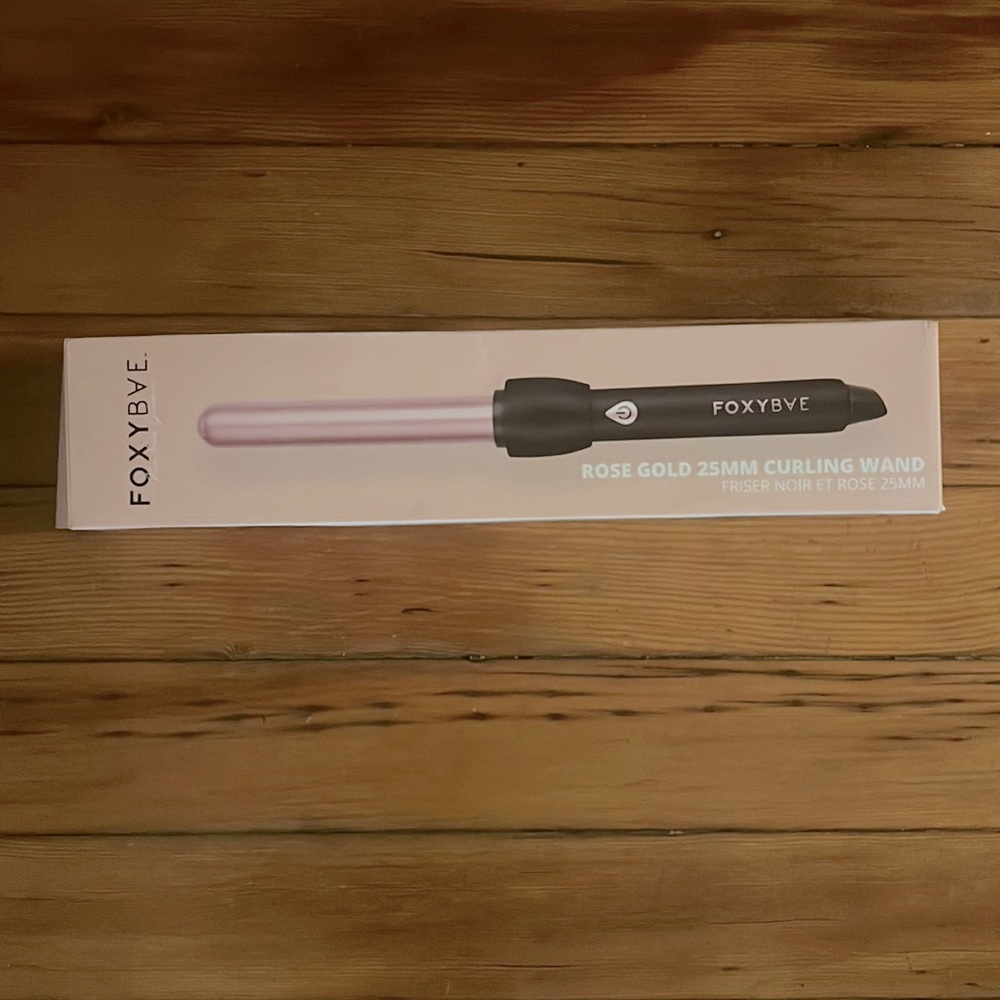 NIB Foxy Bae curling wand